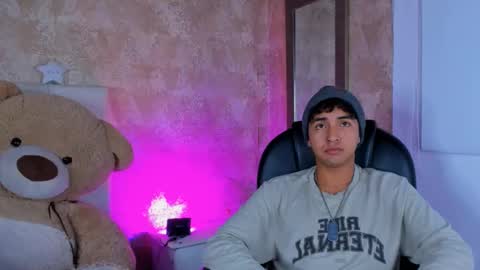 Snapshot of muichiro_tokito1 chatting on January 3, 5:17 am muichiro tokito1 online show from January 3, 5:17 am