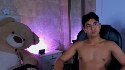 Snapshot of muichiro_tokito1 chatting on January 3, 8:43 am muichiro tokito1 online show from January 3, 8:43 am