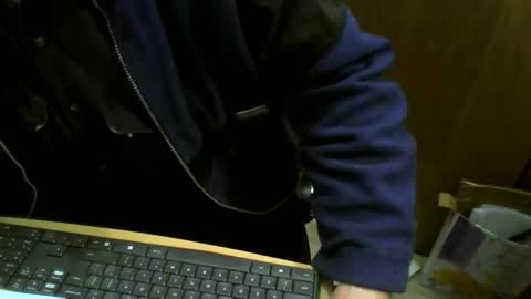 Snapshot of muller520 chatting on November 17, 4:13 pm muller520 online show from November 17, 4:13 pm