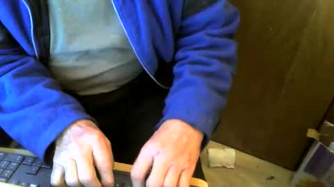 Snapshot of muller520 chatting on November 23, 7:41 am muller520 online show from November 23, 7:41 am