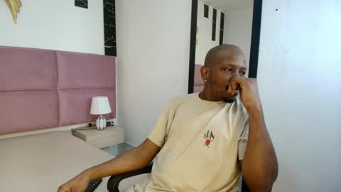 Snapshot of muller_asher chatting on November 15, 3:59 am Muller Asher online show from November 15, 3:59 am