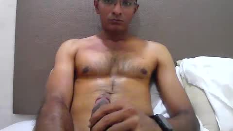 Snapshot of mumbaimonster8inch chatting on December 14, 4:51 am rajesh engineer online show from December 14, 4:51 am