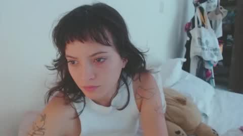 Snapshot of munchi_ chatting on November 3, 4:52 pm online show from November 3, 4:52 pm