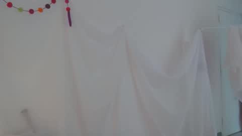 Snapshot of munchi_ chatting on November 24, 4:18 pm online show from November 24, 4:18 pm