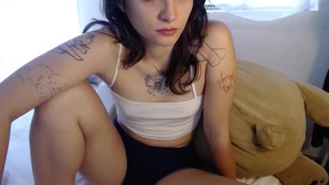 Snapshot of munchi_ chatting on December 18, 4:35 pm online show from December 18, 4:35 pm