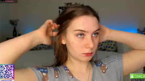 Snapshot of murrrworren chatting on February 19, 3:28 am Mira online show from February 19, 3:28 am