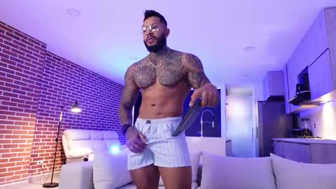 Snapshot of muscle_man19 chatting on October 23, 11:20 am Nick online show from October 23, 11:20 am