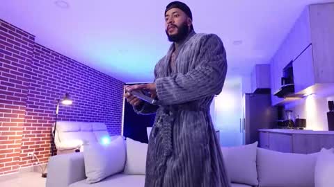 Snapshot of muscle_man19 chatting on October 29, 11:01 am Nick online show from October 29, 11:01 am