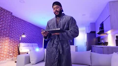 Snapshot of muscle_man19 chatting on November 5, 11:10 am Nick online show from November 5, 11:10 am