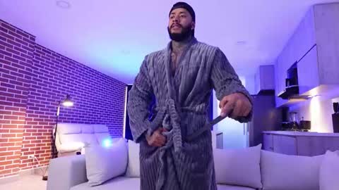 Snapshot of muscle_man19 chatting on November 11, 12:21 am Nick online show from November 11, 12:21 am