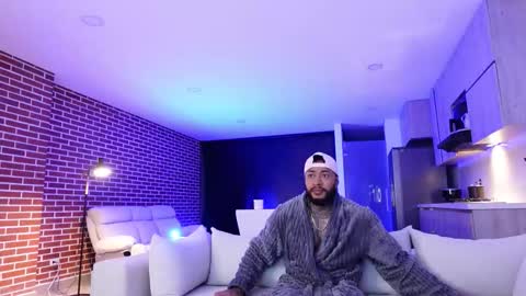 Snapshot of muscle_man19 chatting on November 19, 10:37 am Nick online show from November 19, 10:37 am