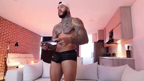 Snapshot of muscle_man19 chatting on December 3, 1:09 pm Nick online show from December 3, 1:09 pm