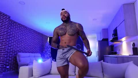 Snapshot of muscle_man19 chatting on December 4, 12:03 pm Nick online show from December 4, 12:03 pm