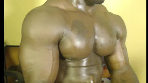musclegod23 online show from February 27, 3:04 am