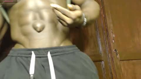 musclegod23 online show from September 16, 12:33 am