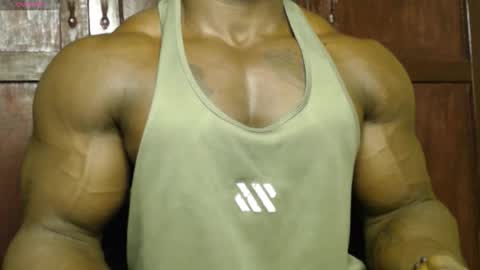 musclegod23 online show from September 17, 11:50 pm