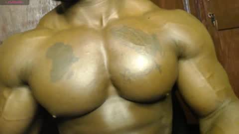 musclegod23 online show from September 20, 12:11 am