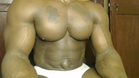 musclegod23 online show from September 23, 2:14 am