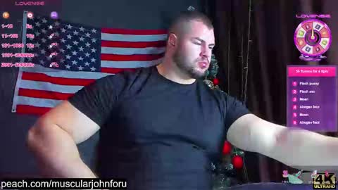 Snapshot of muscularjohnforu chatting on December 22, 8:25 pm click icon for peach online show from December 22, 8:25 pm