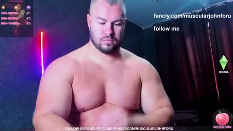 Snapshot of muscularjohnforu chatting on October 1, 7:25 am click icon for peach online show from October 1, 7:25 am