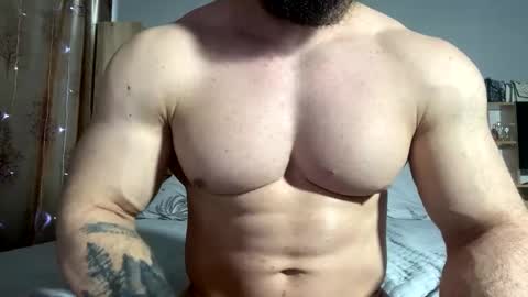 Snapshot of muscularjuggler chatting on December 4, 5:28 am muscularjuggler online show from December 4, 5:28 am