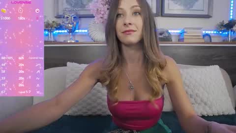 Luna  online show from September 26, 6:56 pm