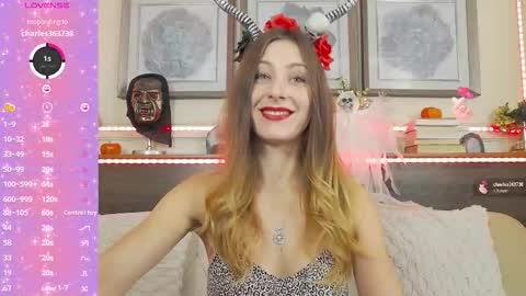 Luna  online show from October 19, 7:03 pm