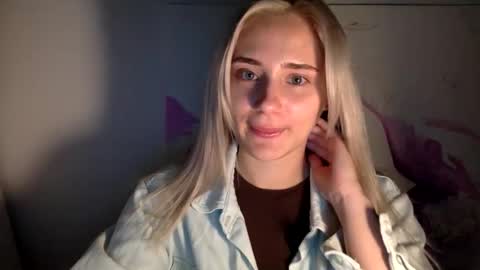 Snapshot of musescorner chatting on October 15, 4:40 pm musescorner online show from October 15, 4:40 pm