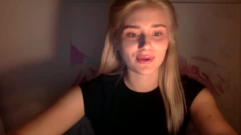 Snapshot of musescorner chatting on October 17, 4:53 pm musescorner online show from October 17, 4:53 pm