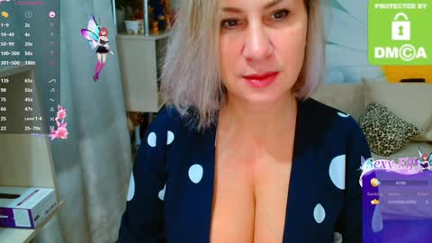 Snapshot of music_fairy chatting on December 29, 9:17 am Lana online show from December 29, 9:17 am