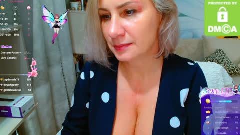 Snapshot of music_fairy chatting on December 29, 3:24 pm Lana online show from December 29, 3:24 pm