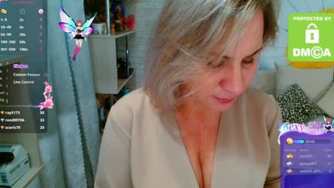 Snapshot of music_fairy chatting on January 10, 7:25 am Lana online show from January 10, 7:25 am