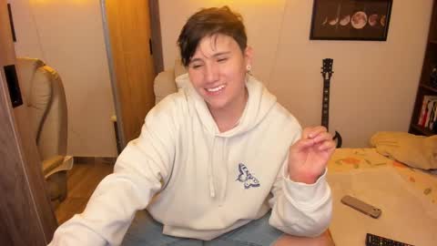 Snapshot of musicayluna chatting on November 15, 3:37 am VALENTINA Luna online show from November 15, 3:37 am