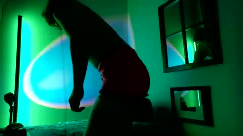 Snapshot of mx_anouk_divine chatting on October 14, 5:08 am Mx. Anouk Divine online show from October 14, 5:08 am