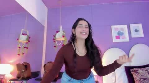 my_aleja_ online show from September 19, 1:01 pm