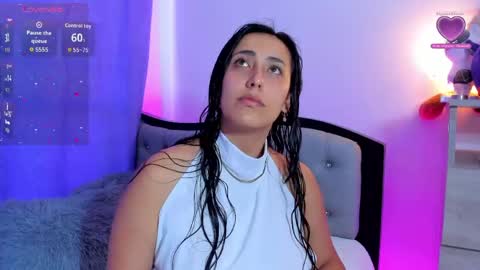 my_aleja_ online show from April 20, 11:06 pm