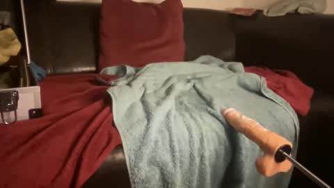 Snapshot of my_dirty_office chatting on December 19, 9:17 pm my_dirty_office online show from December 19, 9:17 pm