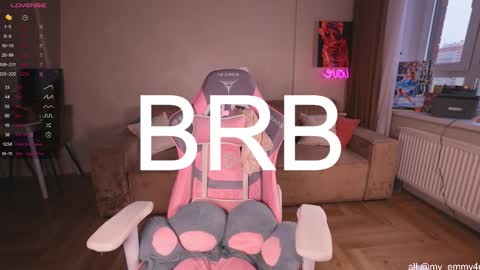 Snapshot of my_emmy chatting on November 7, 9:31 am Emmy online show from November 7, 9:31 am