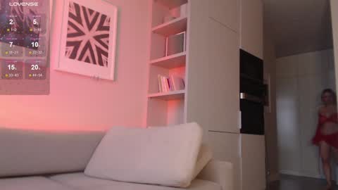 Snapshot of my_hannah chatting on December 8, 12:08 pm Hannah welcome online show from December 8, 12:08 pm