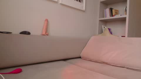 Snapshot of my_hannah chatting on March 1, 12:34 pm Hannah welcome online show from March 1, 12:34 pm