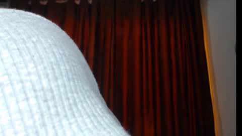     sara      i know you love me xoxox     online show from March 3, 8:15 pm