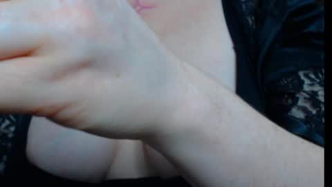     sara      i know you love me xoxox     online show from March 15, 6:08 am