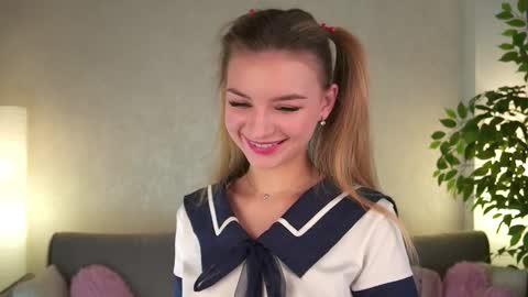 Snapshot of my_little_pollly chatting on March 4, 1:17 pm Polly online show from March 4, 1:17 pm