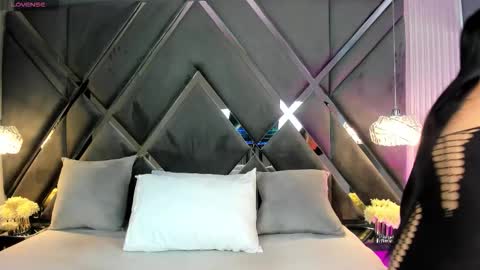 Mariana Evans online show from February 28, 11:33 am