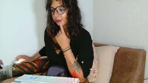 myamillor online show from April 13, 10:04 pm