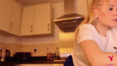 Mya-be Yours P online show from December 4, 8:39 pm