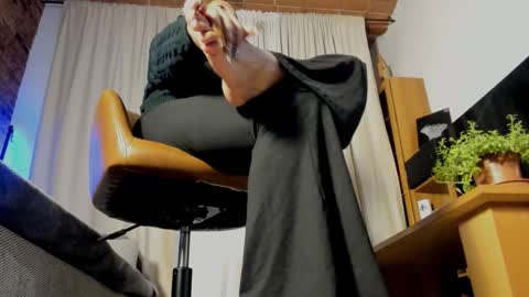 Lola online show from November 25, 8:31 pm