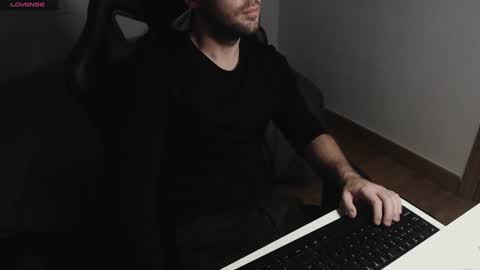 Juan  OF  myhairymacho online show from March 2, 6:30 pm