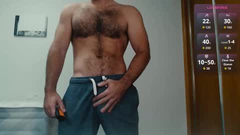 Snapshot of myhairymacho chatting on November 3, 11:22 am Juan OF myhairymacho online show from November 3, 11:22 am