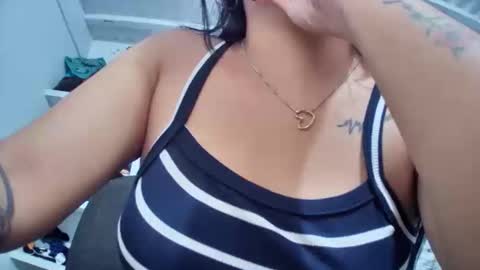 Snapshot of myhoney_hot chatting on January 4, 2:46 pm myhoney_hot online show from January 4, 2:46 pm